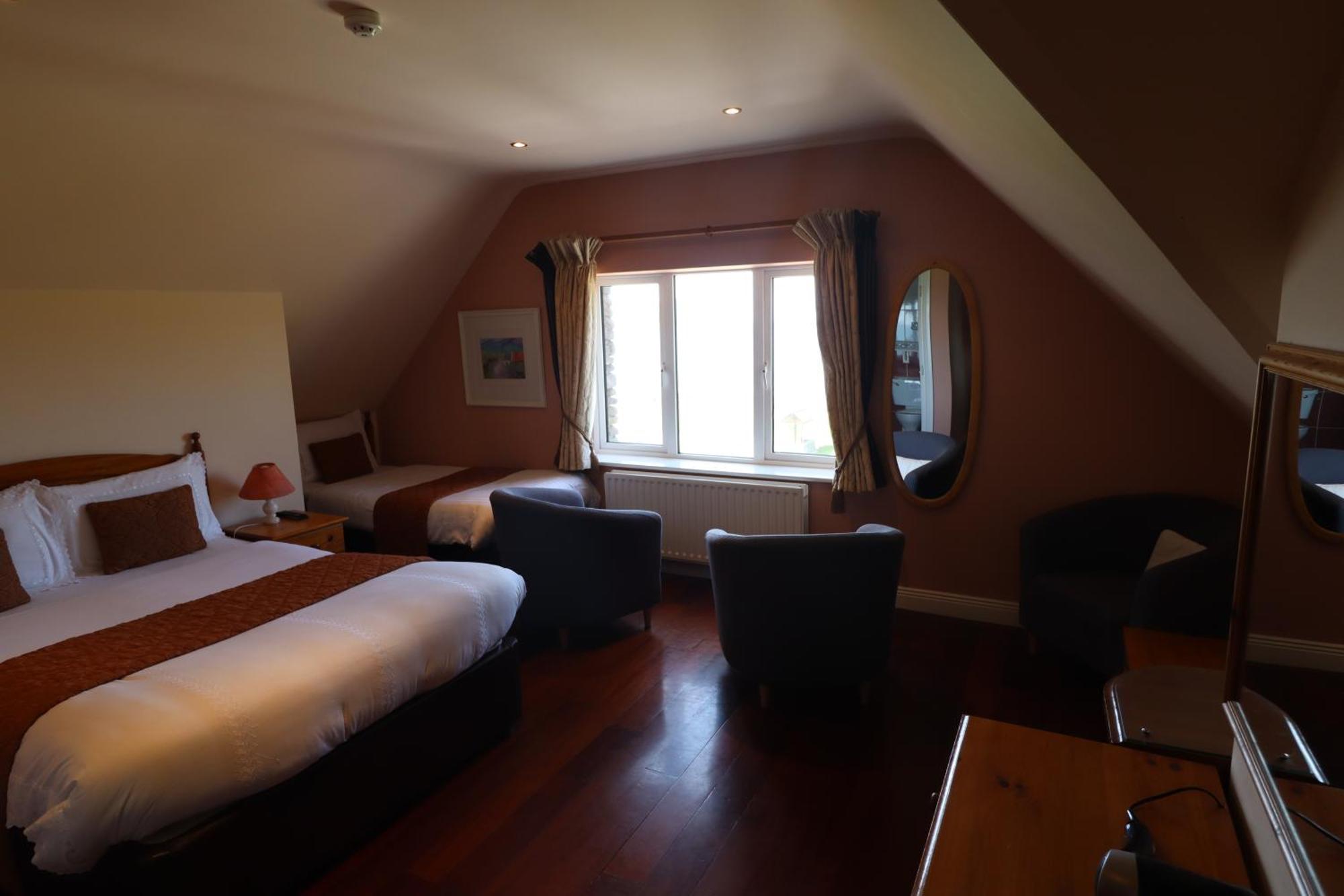 The Old Pier Guest Accommodation, Bed Only, No Breakfast Ballydavid Eksteriør bilde